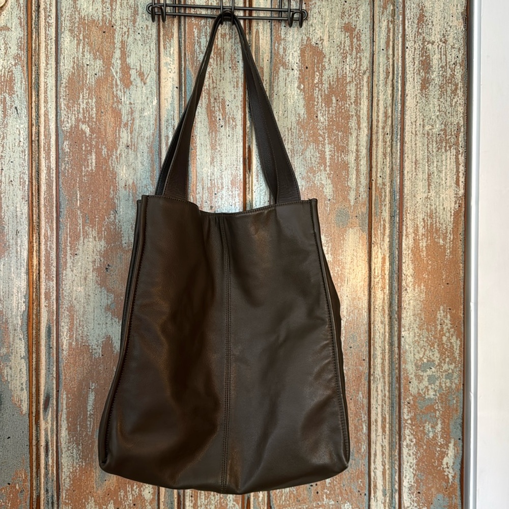 Large Margot Tote /Bucket Bag Soft Brown Leather or Vegan Leather Excellent - Picture 1 of 9